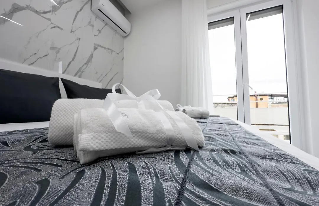 White Elegance Luxury B&B Caserta-1