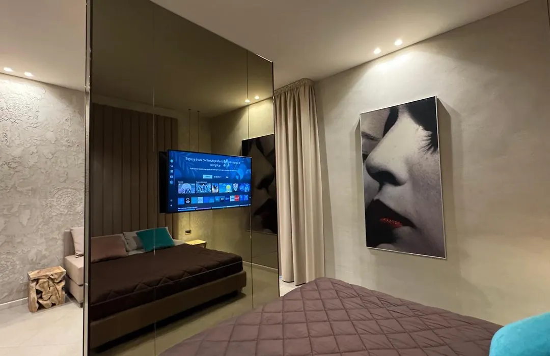 Tropicana Room-1