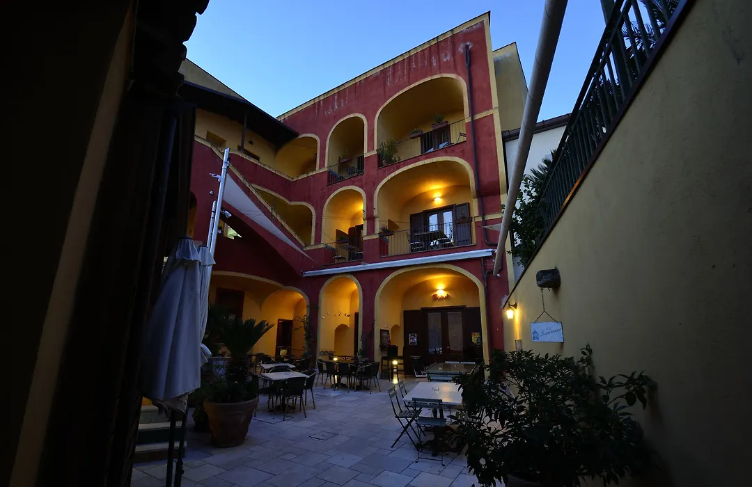 Manouche Bistrot B&B-1